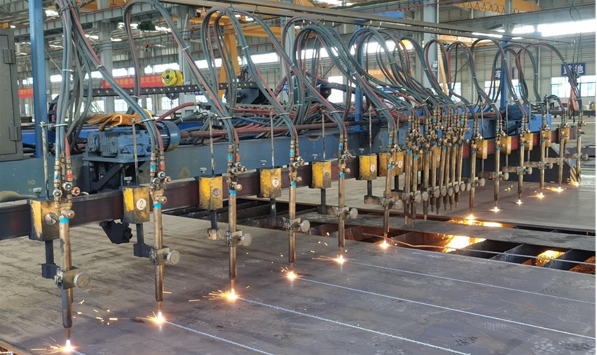 CNC/GDZ—6000 型數(shù)控火焰多頭直條切割機(jī) （洲翔）